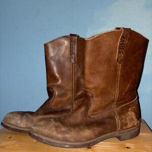 Classic Brown Leather Red Wing Pecos Boots